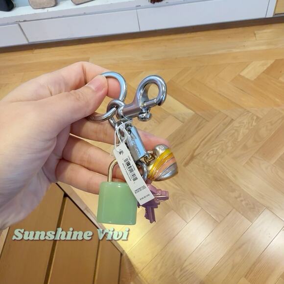 NWT Coach Key Cluster Bag Charm Keychain Silver Pink Gold Multi CP891 - Picture 3 of 5